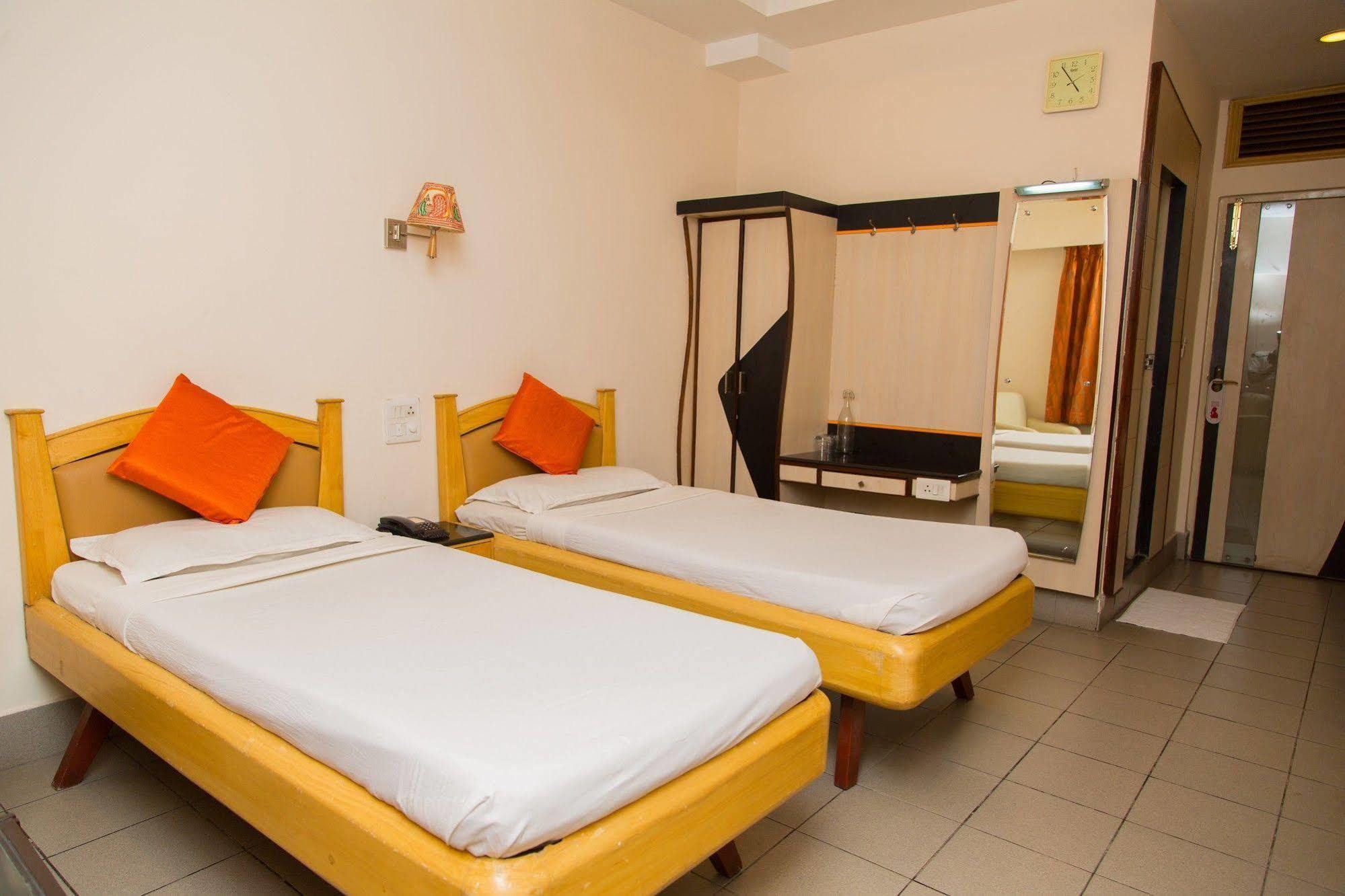 Fabhotel Kinnera Comforts Railway Station Visakhapatnam Exterior foto